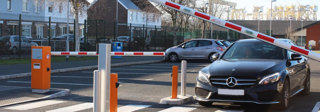 Szlabany parkingowe przy wjeździe